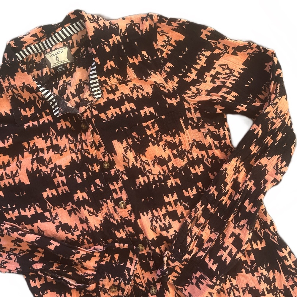 Volcom Women’s Long Sleeve Lightweight 100% Cotton Pink/Black Top